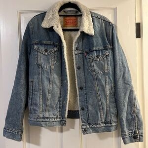 Levi’s Sherpa Lined Denim Jacket Women’s Size Small